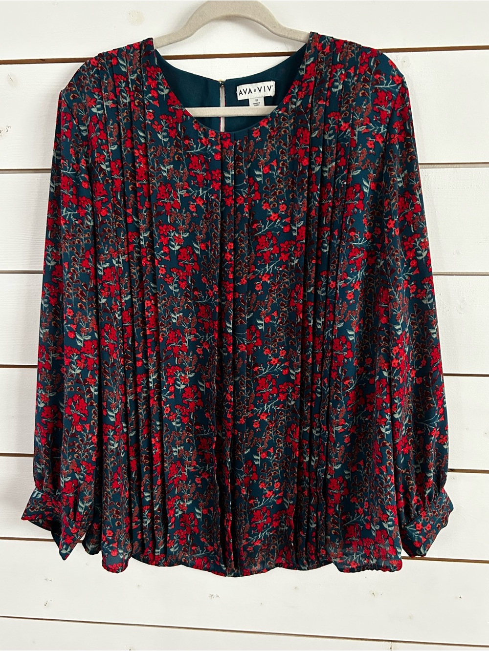 Ava & Viv Red Floral Pleated Long Sleeve Blouse Keyhole Back Women’s Size 1X